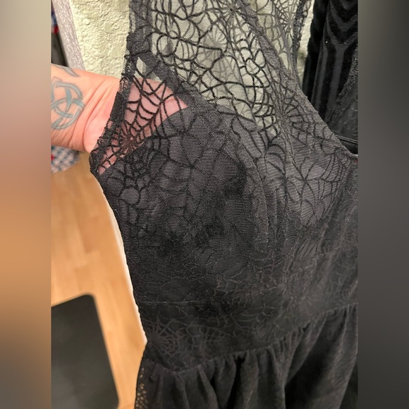 Hell Bunny Spider Web Bats Mesh Velvet Elegant Black Dress Pinup Halloween - Picture 8 of 12